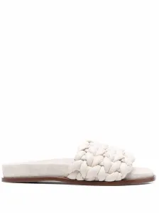 CHLOÃ - Kacey Leather Flat Sandals #819207