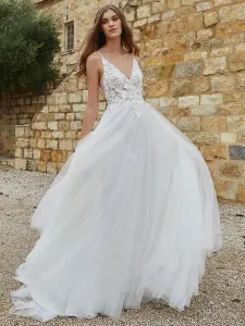White Lace Wedding Dress With Chapel Train A-Line Sleeveless Spaghetti Straps Matte Satin V-Neck Bridal Gowns Free Customization #526620