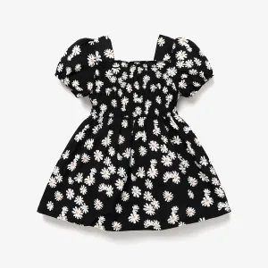 Baby Girl Allover Daisy Floral Print Puff-sleeve Shirred Dress #1053292
