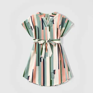 Family Matching Geometric Striped V Neck Drop Shoulder Belted Dresses and Colorblock Short-sleeve T-shirts Sets #769034