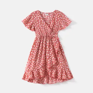 Family Matching Short-sleeve Colorblock Naiaâ¢ Polo Shirts and Allover Print V Neck Ruffle Trim Tulip Hem Dresses Sets #793203